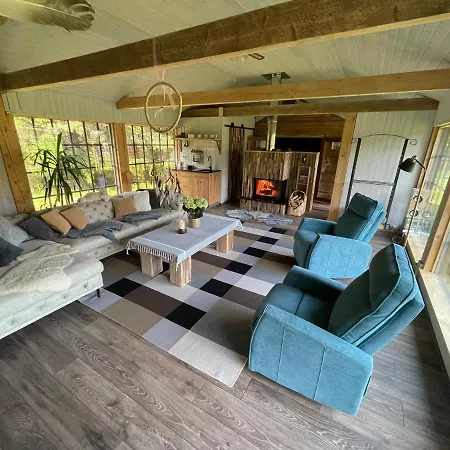 Oanduaia Metsamaja Apartment *